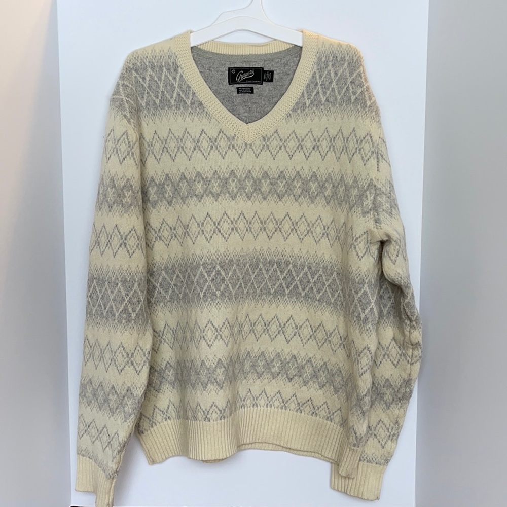 Grayers Clothiers Men’s XL Cream & Gray 80% Lambs Wool V-Neck Sweater